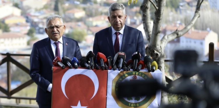 BAŞKAN BÜYÜKKILIÇ’TAN CAM TERAS’TA “BİRLİK BERABERLİK” MESAJI