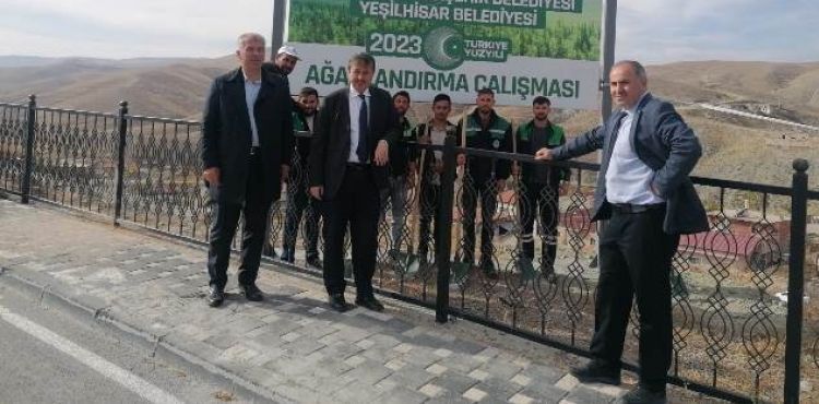 BÜYÜKŞEHİR, AĞAÇLANDIRMA ÇALIŞMASINA YEŞİLHİSAR İLE DEVAM ETTİ