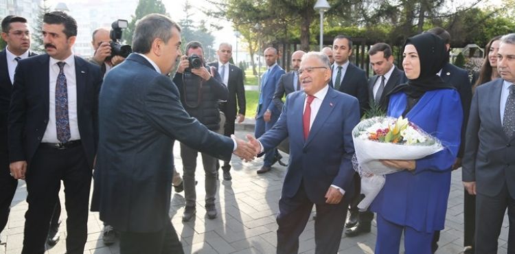 MİLLİ EĞİTİM BAKANI TEKİN’DEN BAŞKAN BÜYÜKKILIÇ’A ZİYARET