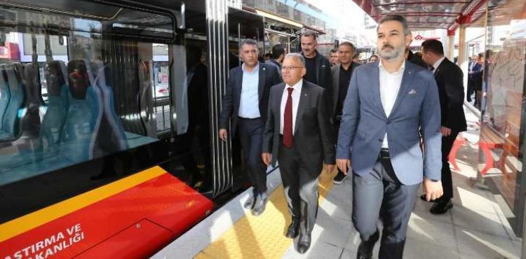 TALAS MEVLANA-CUMHURİYET MEYDANI TRAMVAY HATTINDA GÜNLÜK 15 BİN YOLCUYA HİZMET VERİLİYOR