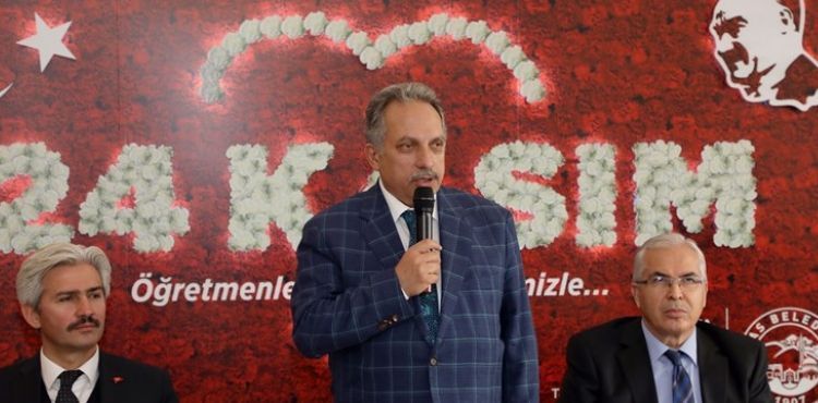“100. YILIN ÖĞRETMENLERİNİ YÜREKTEN KUTLUYORUM”