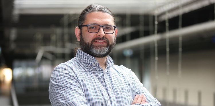 AGÜ Öğretim Üyesi Dr. Erdem’e Üstün Başarılı Genç Bilim İnsanı Ödülü