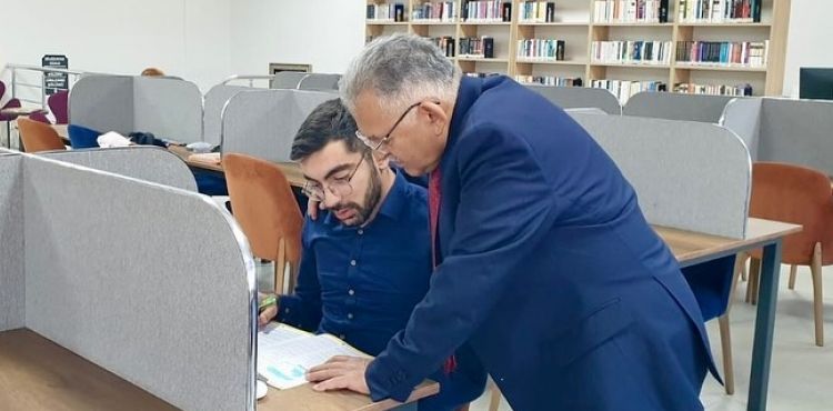 ‘KÜTÜPHANELER ŞEHRİ’NİN MİMARI BÜYÜKKILIÇ’TAN MEVLANA KÜTÜPHANESİ’NE ZİYARET