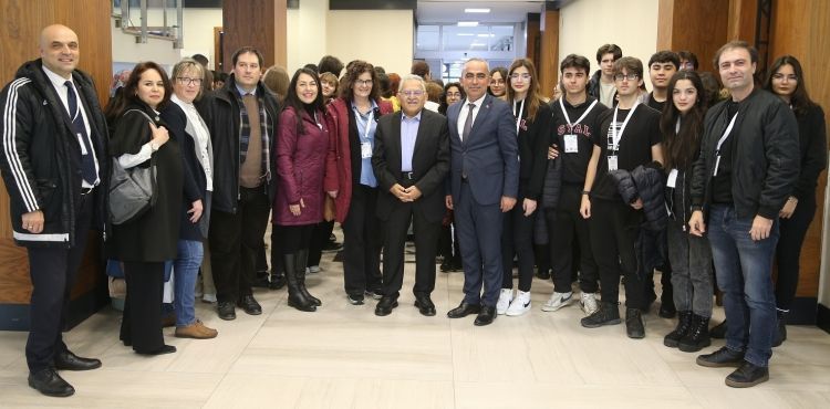 BAŞKAN BÜYÜKKILIÇ, BÜYÜKŞEHİR’DEKİ YERLİ YABANCI ÖĞRENCİ VE ÖĞRETMENLERİN PROGRAMINA KONUK OLDU