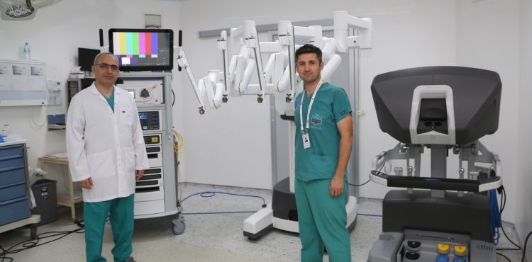 ‘Robotik Cerrahi Sistemi’ Artık ERÜ Tıp Fakültesi Hastaneleri’nde…