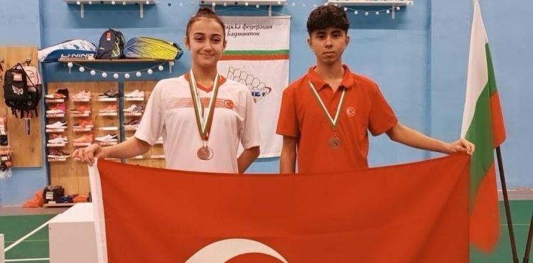 Milli badmintoncu Berkay Acar Balkan Şampiyonasından madalyayla döndü
