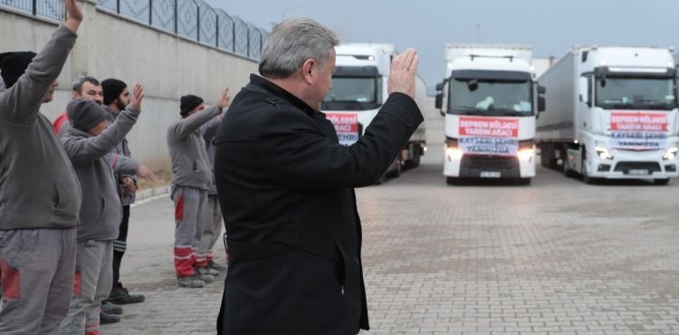 KAYSER DEPREM KOORDNASYON MERKEZݒNN YARDIM EL MALATYAYA UZANDI