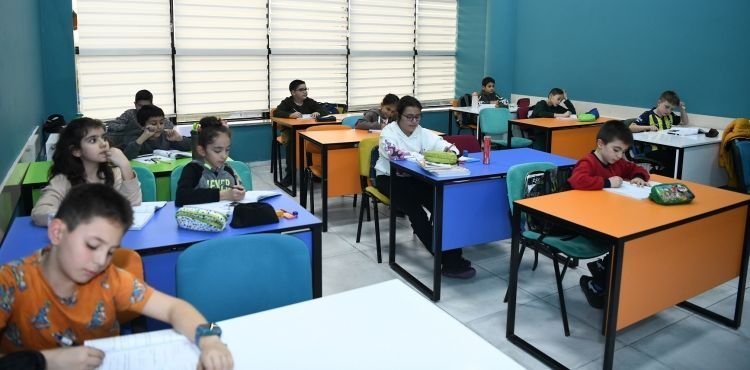 BÜYÜKŞEHİR’İN ‘ÖDEV MERKEZİ’Nİ MİNİKLER ÇOK SEVDİ