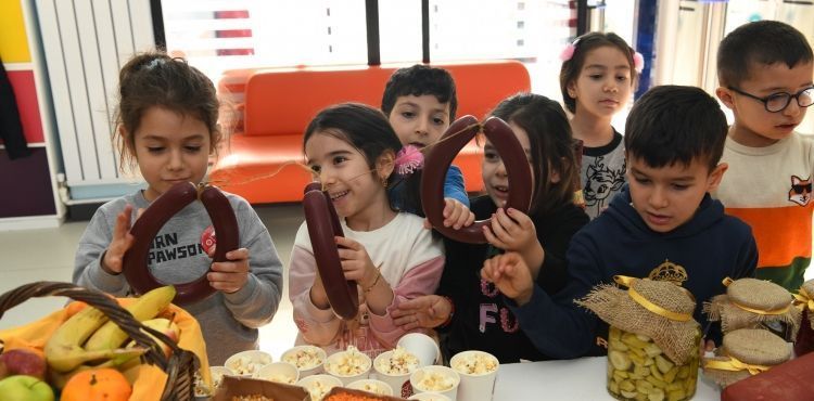 BÜYÜKŞEHİR’İN MİNİKLERİ ÇOCUK KÜTÜPHANESİ’NDE YERLİ MALI HAFTASI’NI KUTLADI