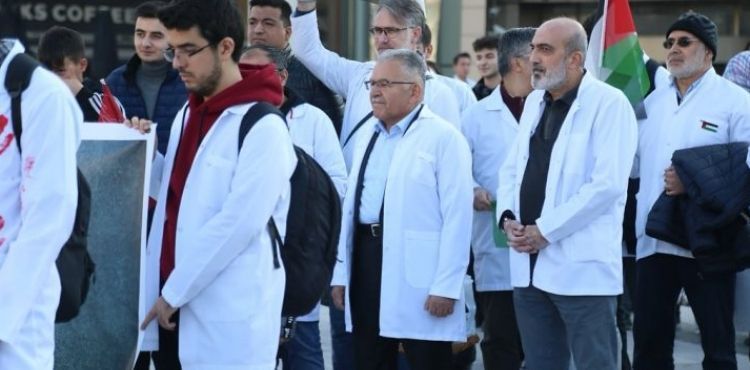 Bakan Bykkl, Doktorlar Ve Salk alanlar le srail'i Protesto Yryne Katld