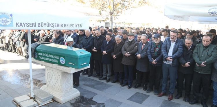İş insanı Elmacıoğlu son yolculuğuna uğurlandı