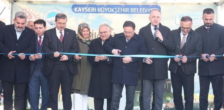 BÜYÜKŞEHİR VE BAKANLIK İŞ BİRLİĞİ İLE YEŞİLHİSAR İLÇE HALK KÜTÜPHANESİ AÇILDI