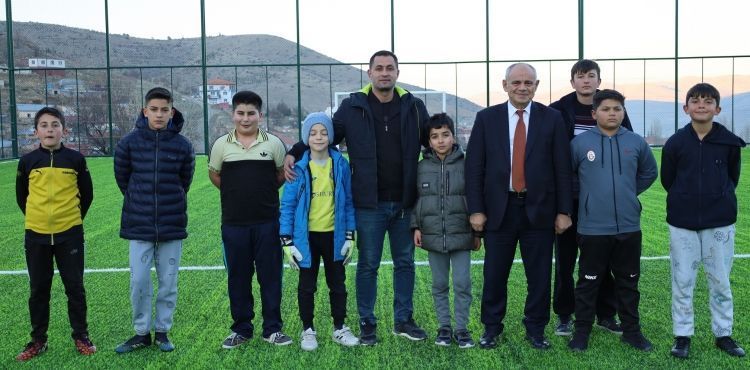 YAHYALI’DA HALI SAHA YAPIMLARI DEVAM EDİYOR