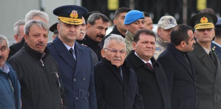 BAŞKAN BÜYÜKKILIÇ, YOZGATLI ŞEHİDİMİZİ HAVALİMANINDA KARŞILADI