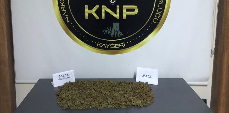 Stepneye zulalı 1 kilo 530 gram uyuşturucu madde ele geçirildi