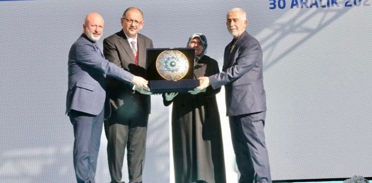 BAŞKAN ÇOLAKBAYRAKDAR, “MUTLU İNSANLARIN YAŞADIĞI BİR ŞEHİR İÇİN ÇALIŞIYORUZ”