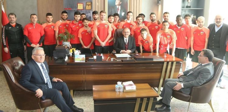Onursal Başkan Mehmet Özhaseki’den Kayserispor’a ziyaret