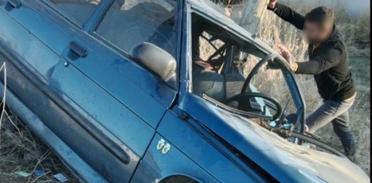 Otomobil direğe çarptı: 2 Ölü, 1 Yaralı