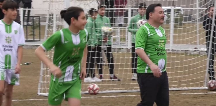 Minikler pas verdi Vali Çiçek gol attı