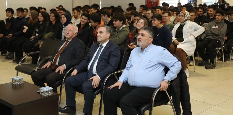 ERÜ Rektörü Prof. Dr. Fatih Altun, OSB Teknik Koleji Öğrencileri ile Buluştu