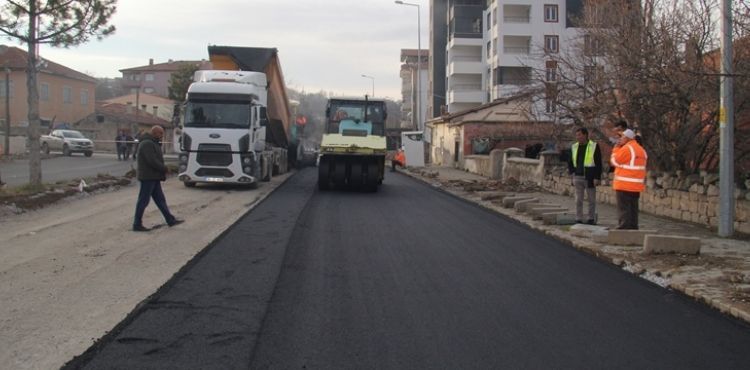 Sümer Mahallesinde asfalt çalışmaları başladı.