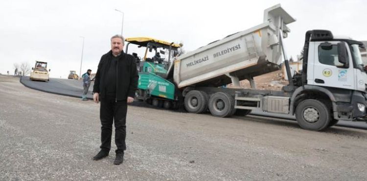 ARDIÇTEPE CADDESİ'NİN YENİLENMESİ İLE YOLLAR GENİŞLEDİ, ULAŞIM RAHATLADI