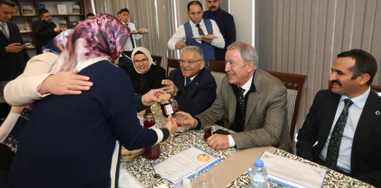 AKAR VE BÜYÜKKILIÇ, ÜRETEN KADINLARLA BULUŞTU