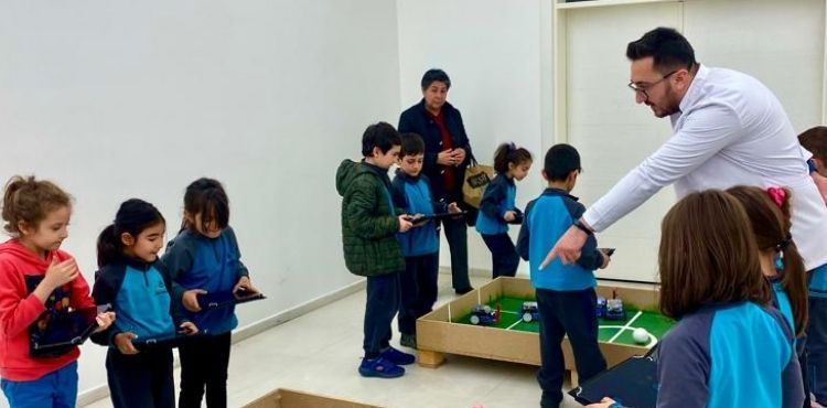 BÜYÜKŞEHİR’İN BİLİM MERKEZİ’NDE MİNİKLERE ROBOMAÇ ALGORİTMA ETKİNLİĞİ