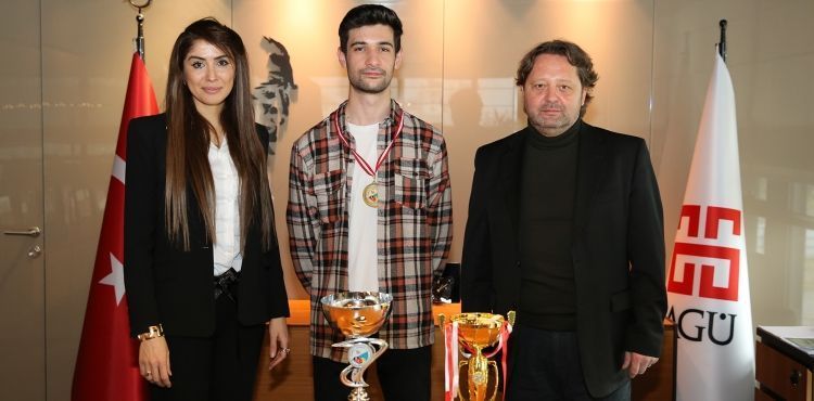 AGÜ Öğrencisinden Türkiye Bilardo Şampiyonluğu