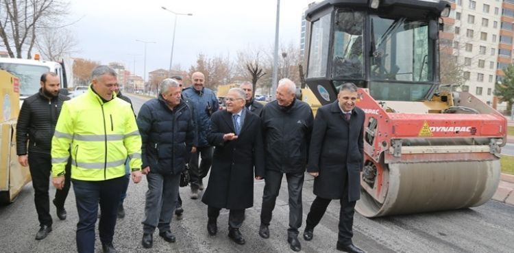 BAŞKAN BÜYÜKKILIÇ’TAN 6 MİLYON TL’LİK ASFALT YENİLEME ÇALIŞMALARINA YAKIN TAKİP