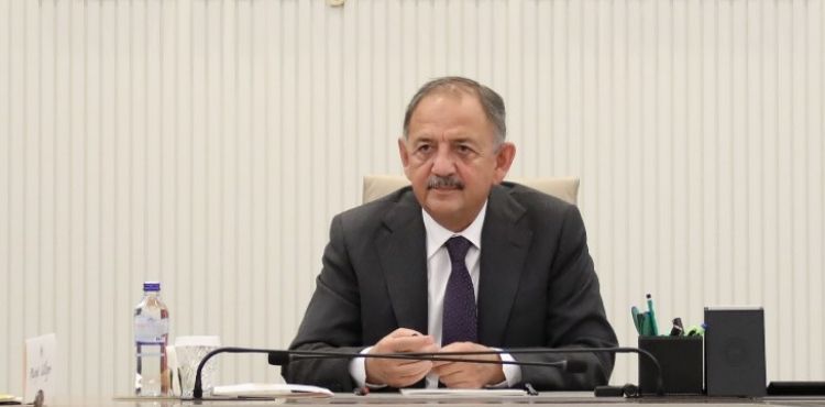 “İSTER REZERV ALANDA, İSTERLERSE DE YAŞADIKLARI MAHALLEDE AİLEMİZİN KONUTU HAZIR”