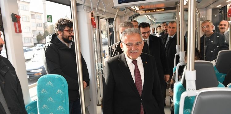 BÜYÜKŞEHİR’İN TRAMVAYLARDA ÜCRETSİZ İNTERNET HİZMETİ 208 BİN KEZ KULLANILDI