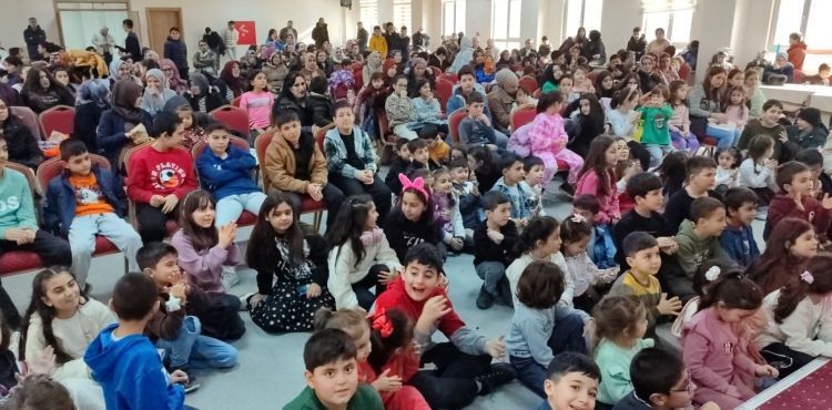 Bünyan Belediyesi’nden öğrencilere karne festivali