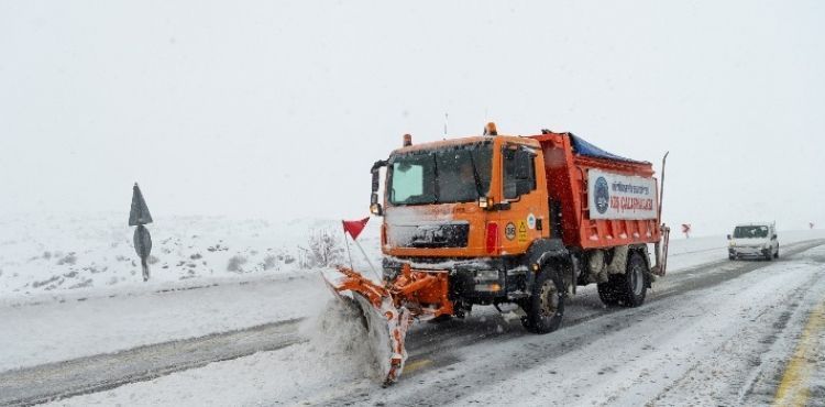 KAYSERİ BÜYÜKŞEHİR, KARLA MÜCADELE İÇİN TEYAKKUZDA