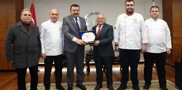 LOKANTACILAR VE PASTACILAR ODASI’NDAN BAŞKAN BÜYÜKKILIÇ’A “GASTRONOMİ” TEŞEKKÜRÜ