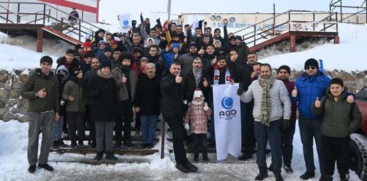 GENÇLER ERCİYES’TE DOYASIYA EĞLENDİ