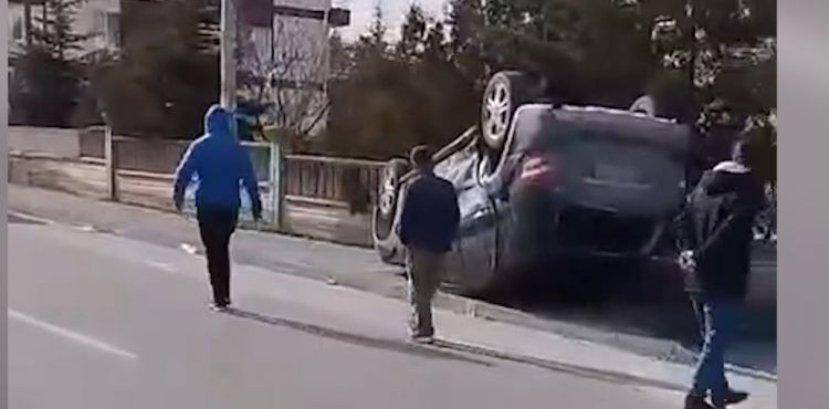 Araç takla attı: 2 yaralı