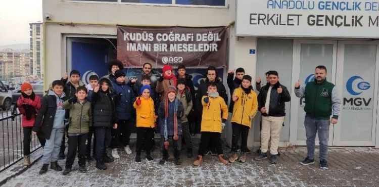 ÖĞRETMENLER VE ÖĞRENCİLER KIŞ ETKİNLİKLERİNDE BULUŞTU