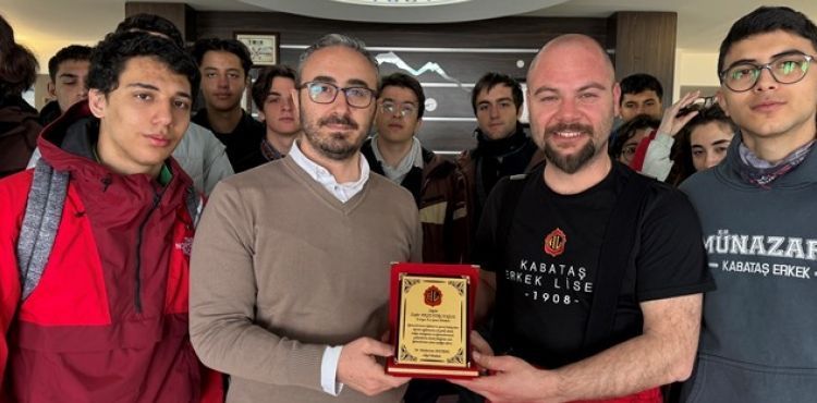 TÜRKİYE'NİN KÖKLÜ LİSESİNİN ÖĞRENCİLERİ ERCİYES’TE BULUŞTU