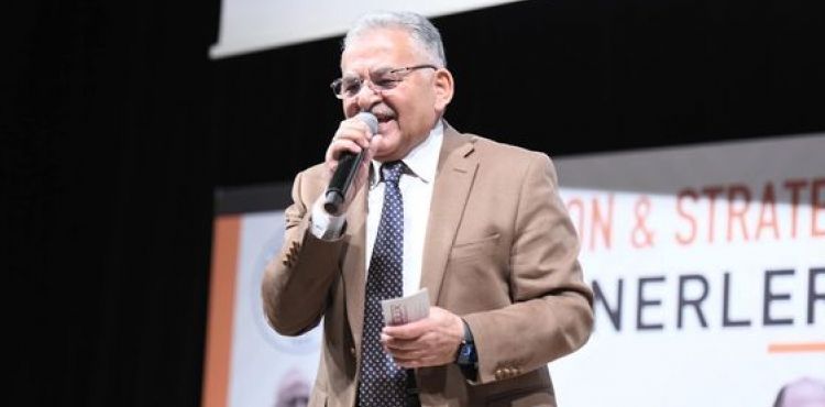 ÖĞRENCİ DOSTU BAŞKAN, KAYMEK’İN GENÇLERİYLE KUCAKLAŞTI