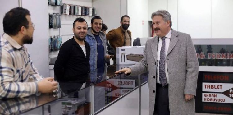 CUMHURİYET MAHALLESİ ESNAFINDAN BAŞKAN PALANCIOĞLU'NA BÜYÜK İLGİ