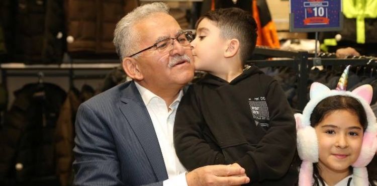 BAŞKAN BÜYÜKKILIÇ’TAN “AVM” ZİYARETİ