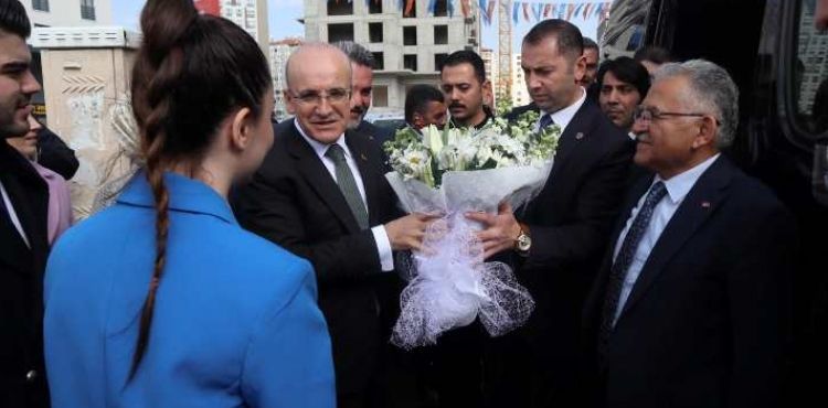 BAKAN ŞİMŞEK VE BAŞKAN BÜYÜKKILIÇ, İŞ İNSANLARIYLA BULUŞTU