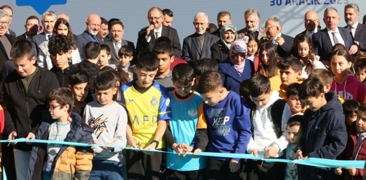 VATANDAŞLARDAN BAŞKAN ÇOLAKBAYRAKDAR’A KAYSERİ’DE İLK VE TEK OLAN ‘EĞİTİM AİLE SAĞLIK MERKEZİ’ TEŞEKKÜRÜ
