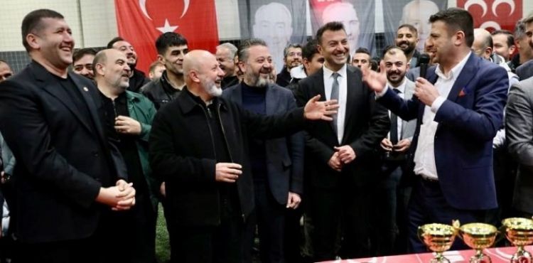 BAŞKAN ÇOLAKBAYRAKDAR, ‘BÖLGELER ARASI FUTBOL TURNUVASI’NIN FİNAL MAÇINI İZLEDİ