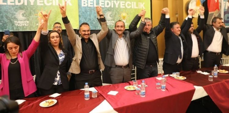 Biz Gülen adam, onlar söven adam oldu