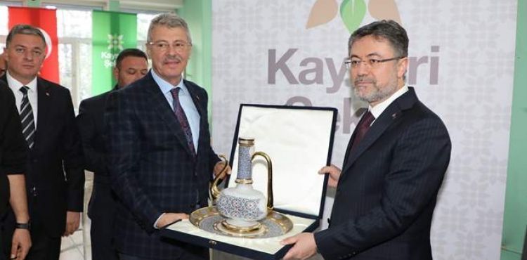 TARIM VE ORMAN BAKANI İBRAHİM YUMAKLI’DAN, KAYSERİ ŞEKER'E ZİYARET