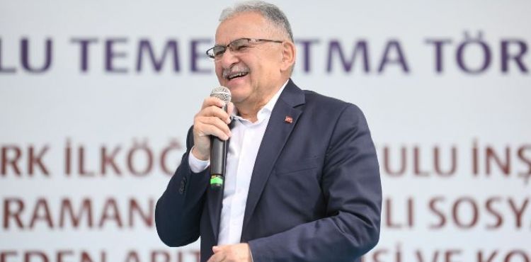 BAŞKAN BÜYÜKKILIÇ, FELAHİYE’DE TOPLU TEMEL ATMA TÖRENİNE KATILDI