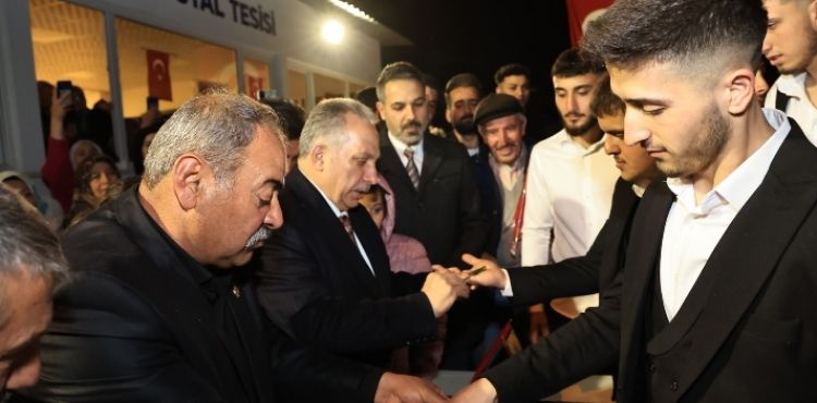 BAŞKAN YALÇIN, ÇATAKDERELİ GENÇLERİ ASKERE UĞURLADI