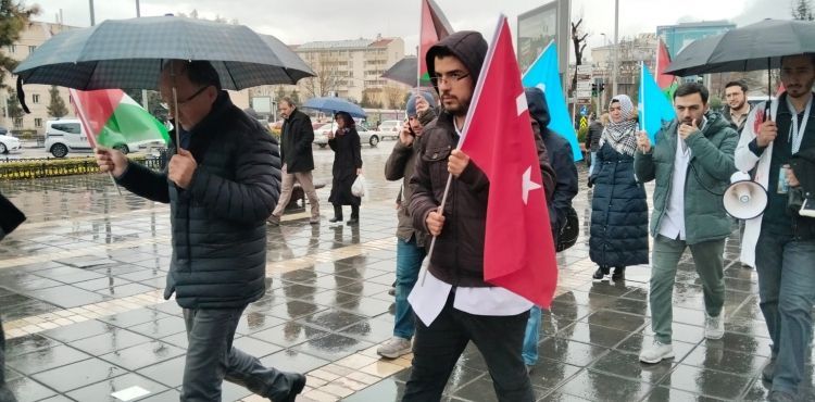 Hekimlerden Filistin için sessiz yürüyüş